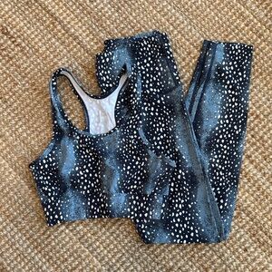 Varley Monochrome Speckled Sports Bra and full length leggings